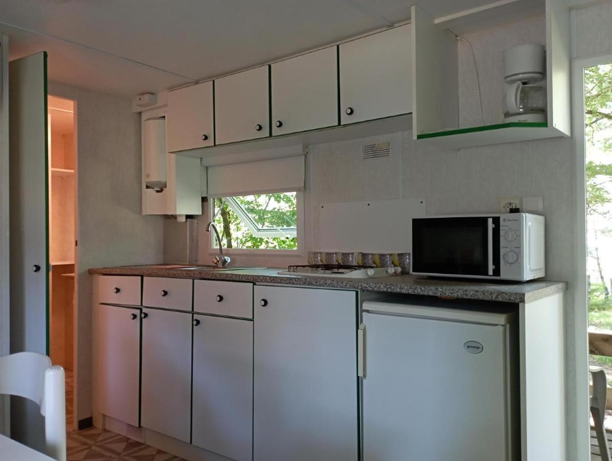Mobil Home Faux-la-Montagne エクステリア 写真